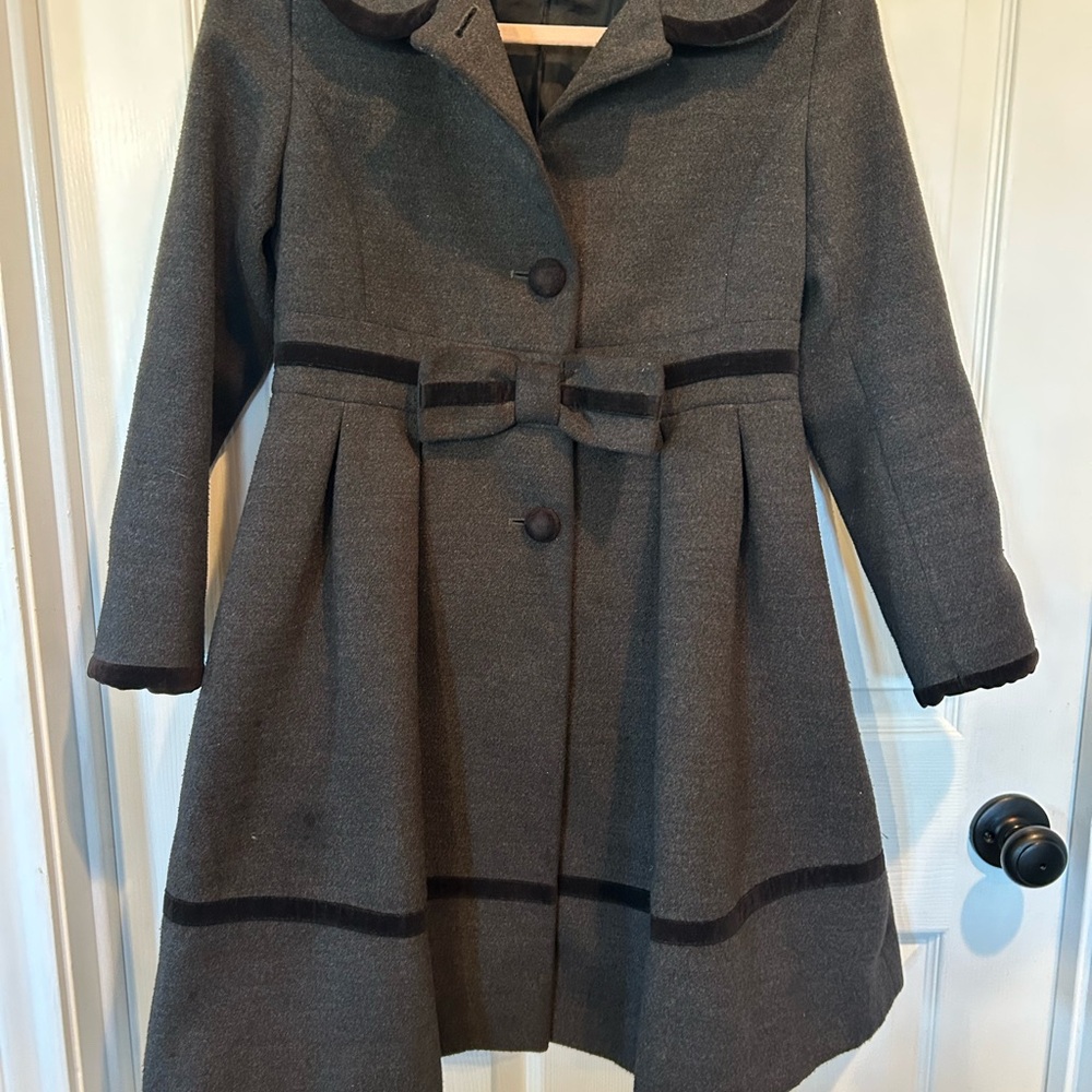 Elegant Gray Faux Wool Coat with Bow Detail and Fit-n-Flair styling